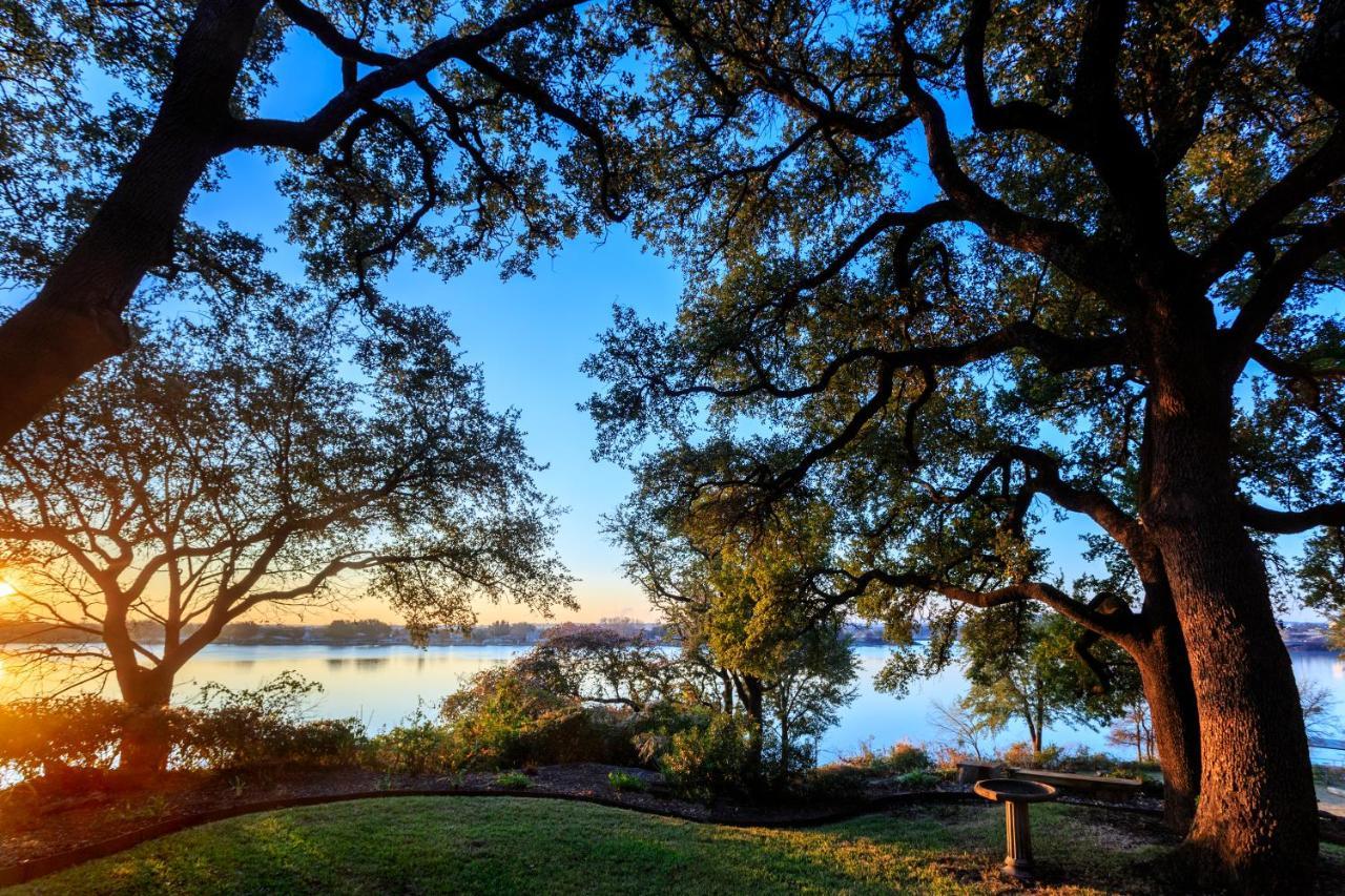 Inn On Lake Granbury Esterno foto